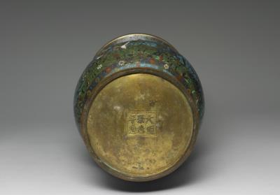 图片[3]-Cloisonne tsun vessel with three goat heads and Jingtai reign mark. Early 17th century, Ming dynasty.-China Archive